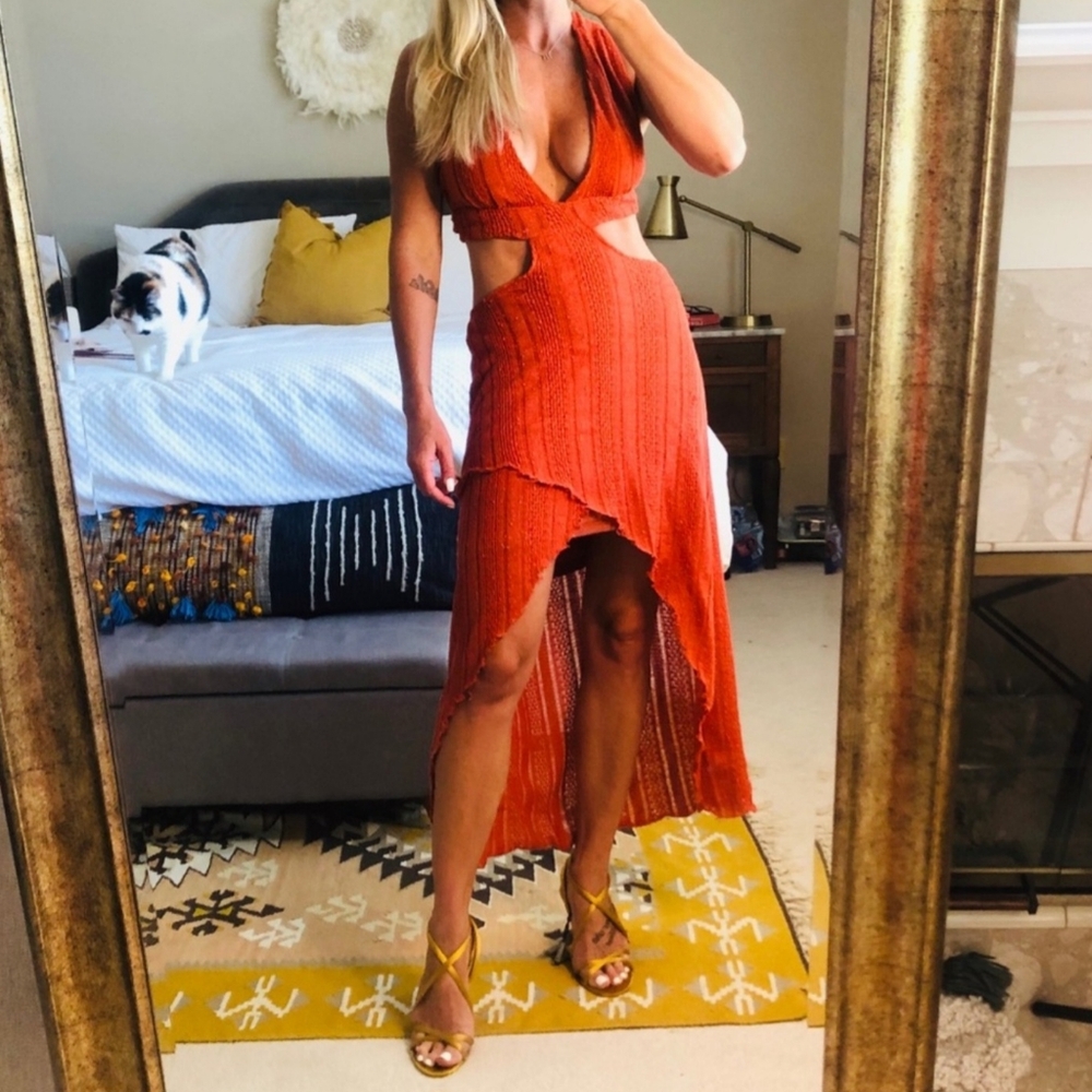 NWT  SOME DAYS LOVIN REVOLVE ROAD TO WILDERNESS DRESS IN BRICK - SIZE SMALL